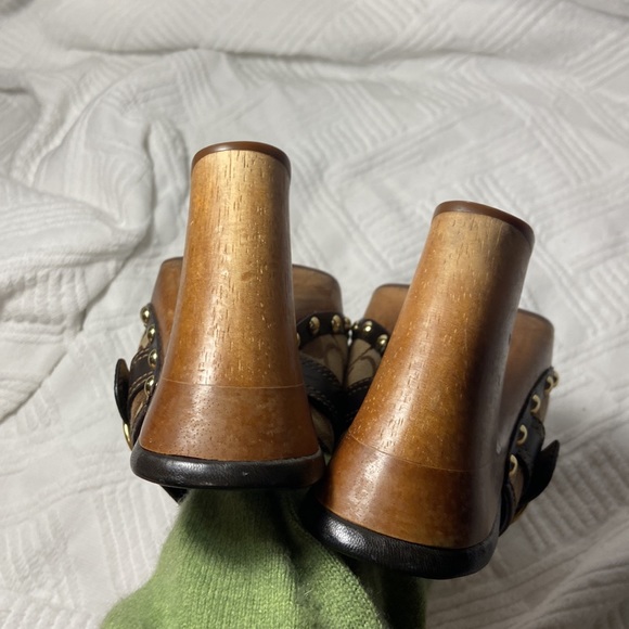 Coach Willow Signature Monogram Mule Clogs - Picture 8 of 11